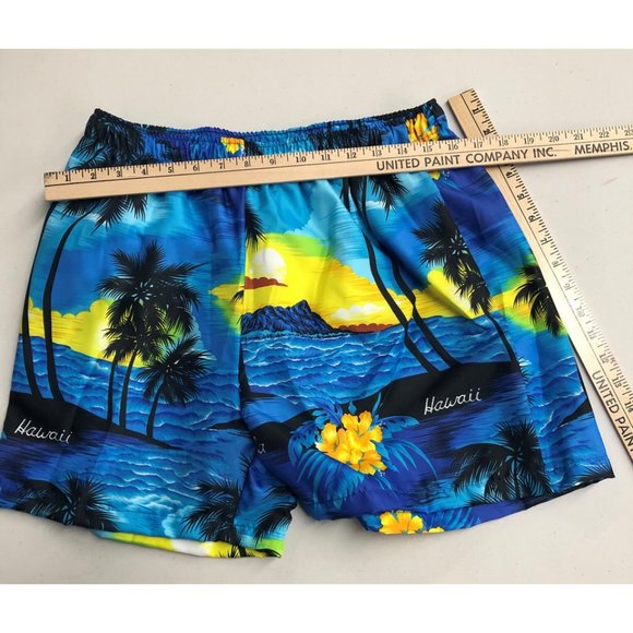 Royal Creations Made in Hawaii Blouse & Short Set - Picture 8 of 9